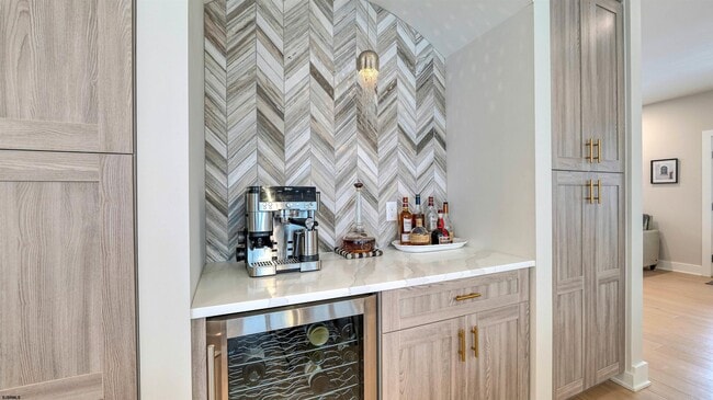 Building Photo - 6223 Winchester Ave