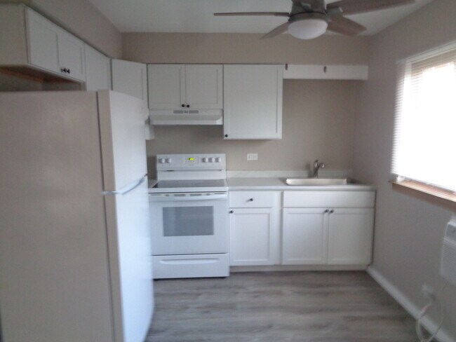 Building Photo - 9644 S Kedzie Ave