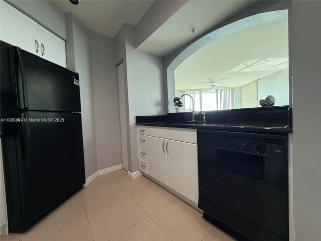 Building Photo - 9201 Collins Ave