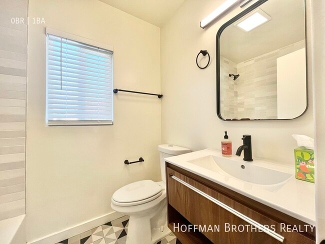 Building Photo - 254 Normandie Ave