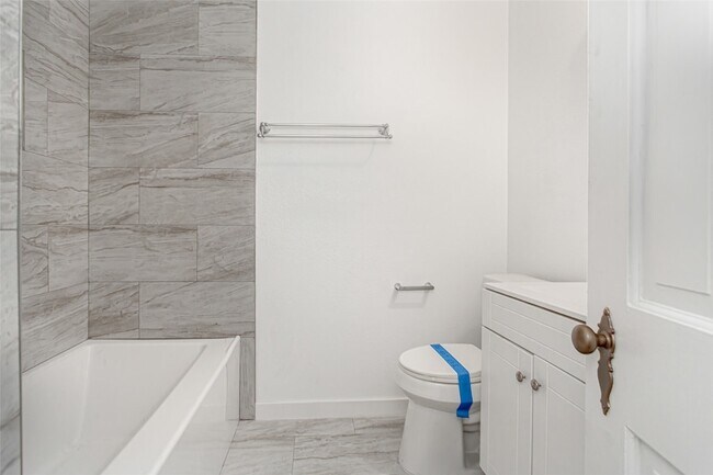 Building Photo - 3311 Tooms St