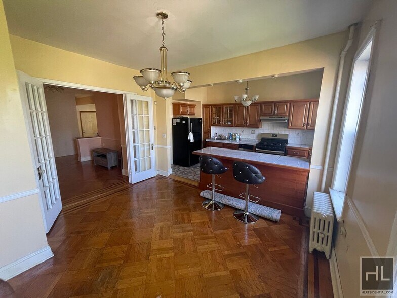 Primary Photo - BRADFORD STREET XXL 1BD