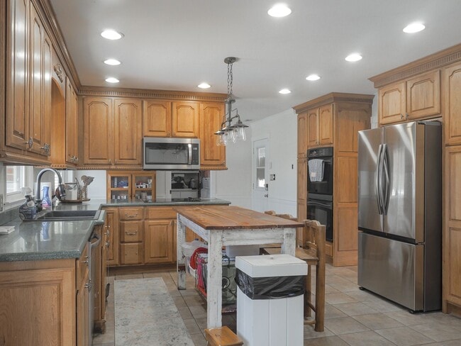 Building Photo - 1020 US-280