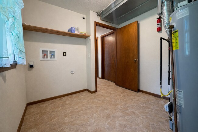 Building Photo - La Chateau Duplexes