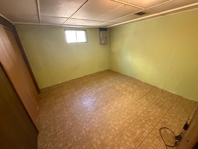 Building Photo - Spacious 3-Bed, 2-Bath Home for Rent in St...