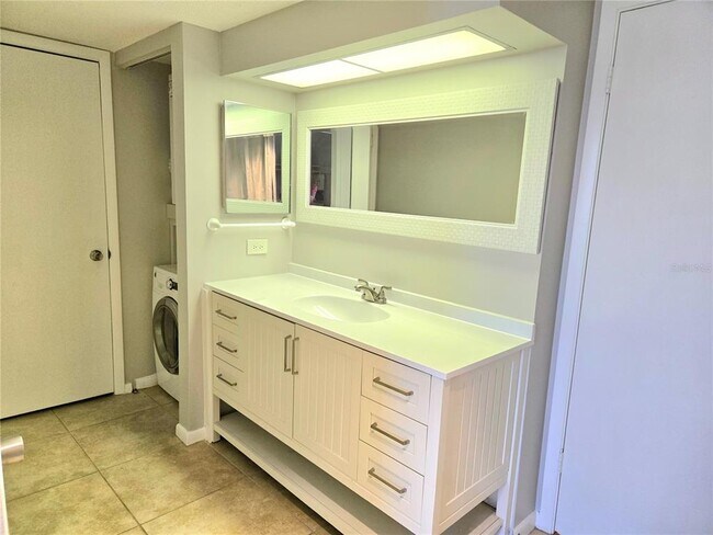 Building Photo - 500 Treasure Island Causeway