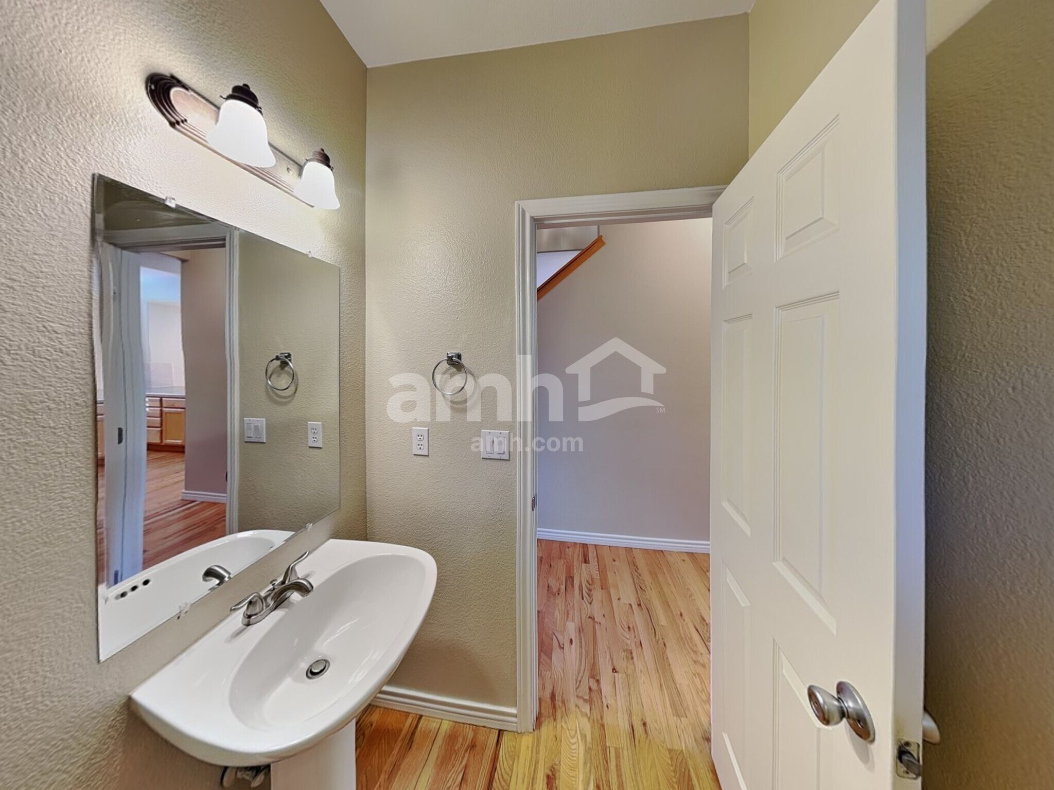 Building Photo - 439 Longspur Dr