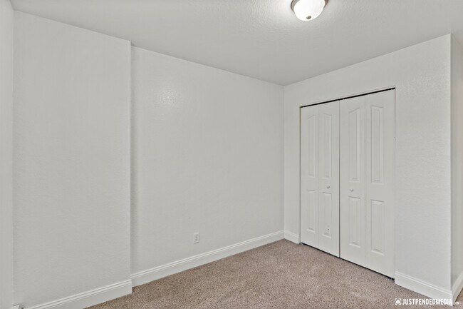 Building Photo - 1125 Nelchina St
