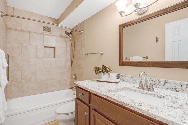 Building Photo - 650 S Clinton St