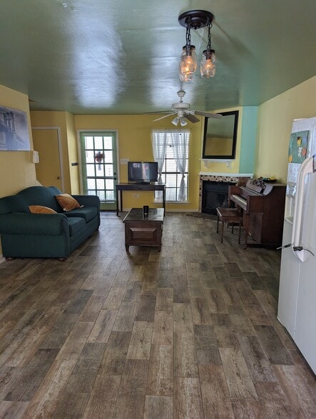 Building Photo - 4360 Stumberg Ln