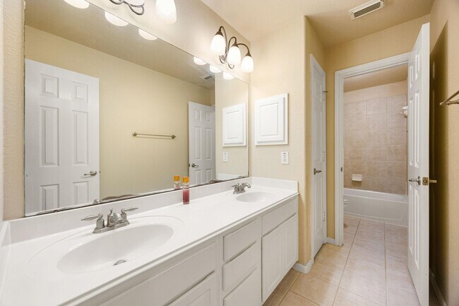 Building Photo - 9722 Eagle Peak Ct
