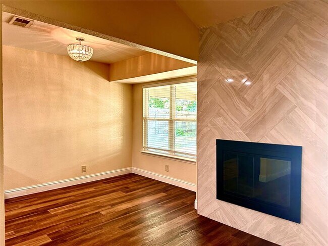 Building Photo - 1103 Crown Ridge Path