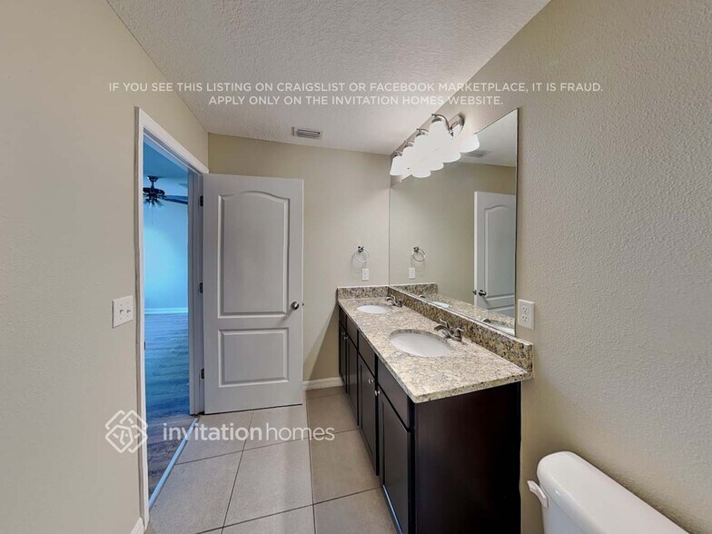 Building Photo - 10527 Whispering Hammock Dr