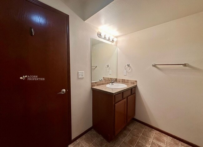 Building Photo - 1668 Stremler Dr