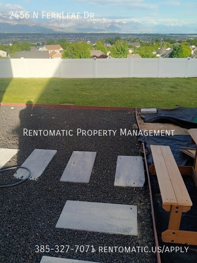 Building Photo - 2456 N Fernleaf Dr