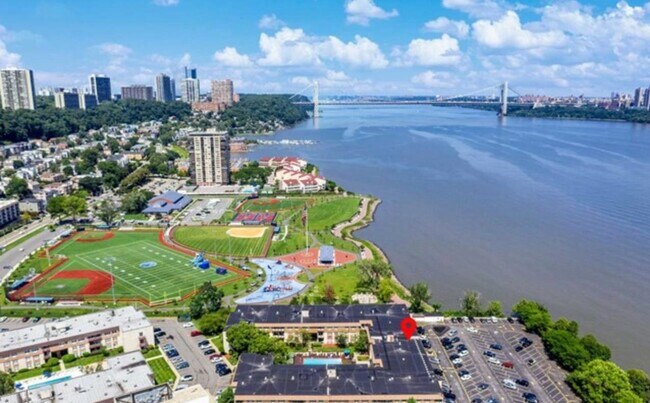 Primary Photo - 1111 River Rd