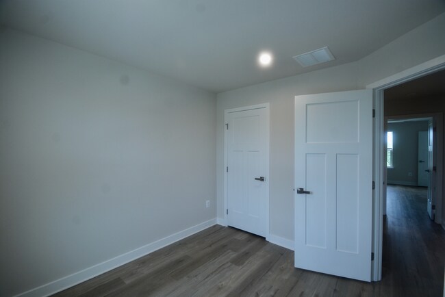 Building Photo - 126 Fletcher Cir