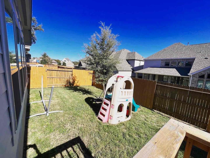 Building Photo - 2126 Thayer Cv