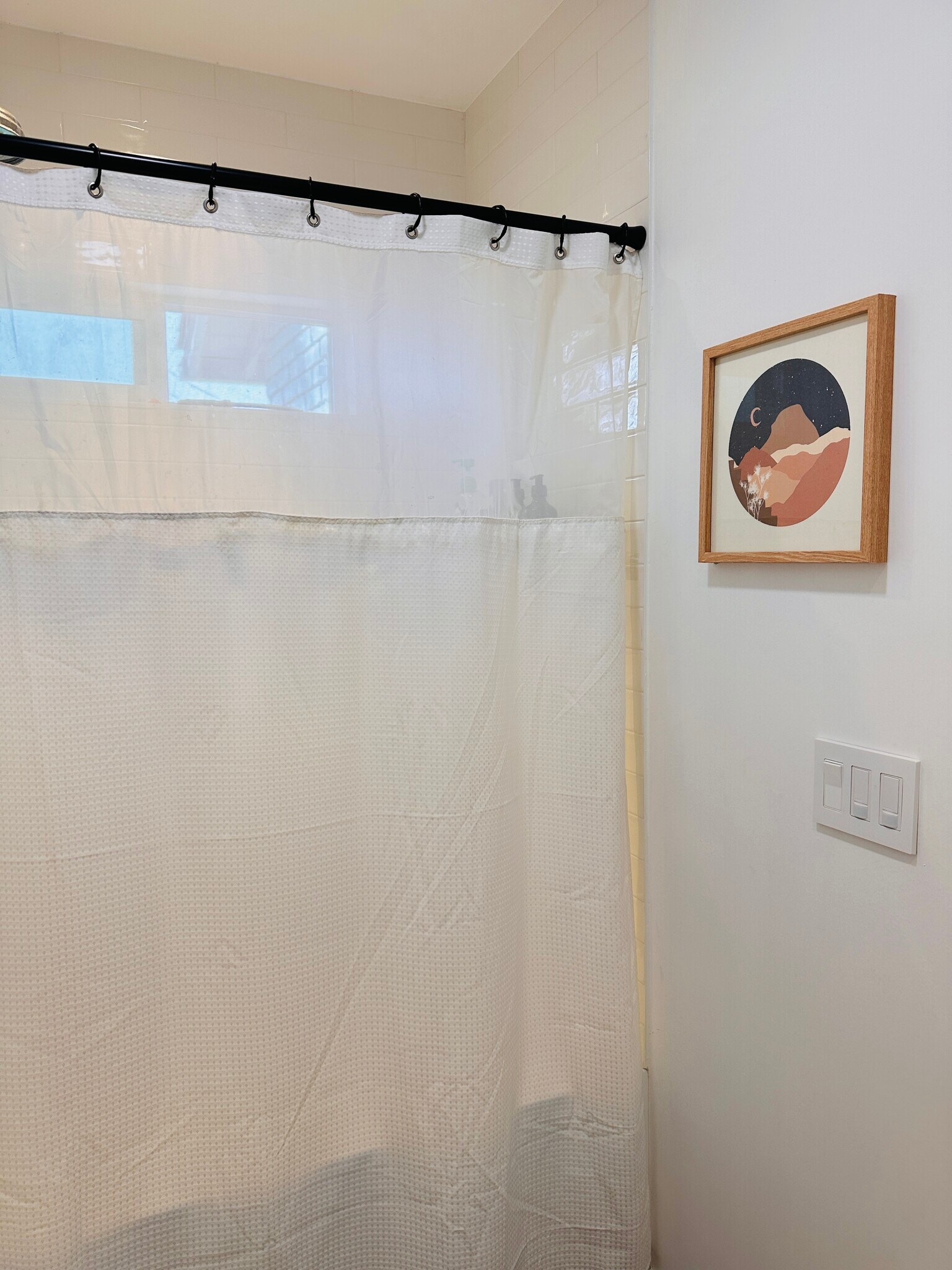 Building Photo - 2460 Glenrose Ave