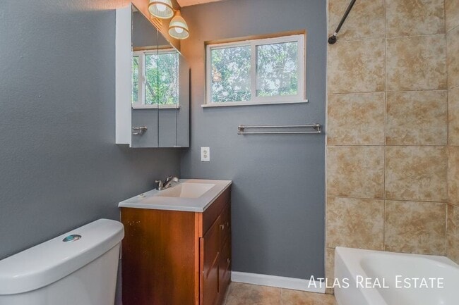 Building Photo - 4650 Stoner Ct