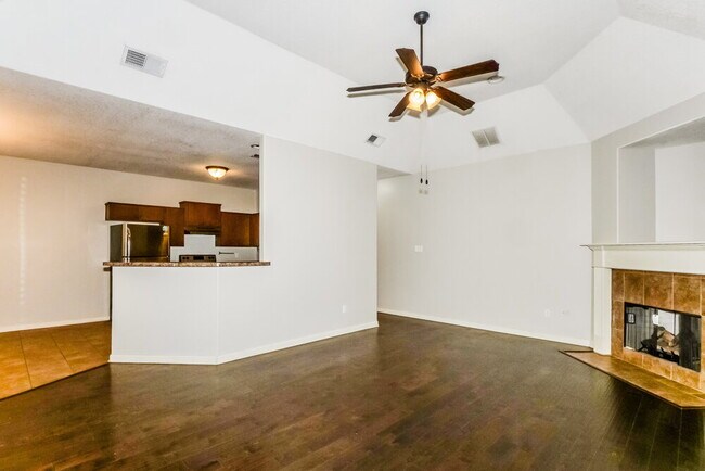 Building Photo - 5009 Forest Oasis Ln