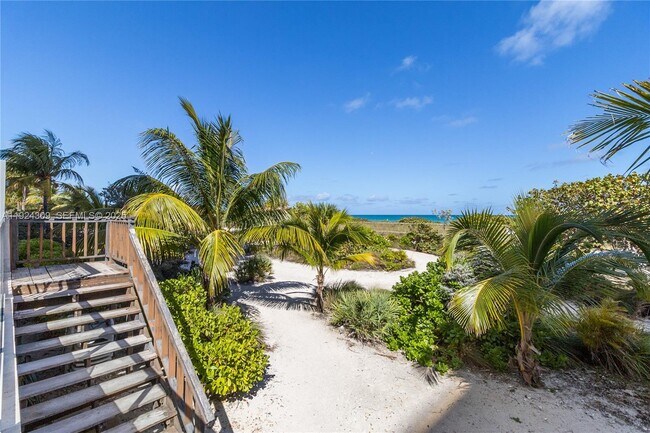 Building Photo - 9225 Collins Ave