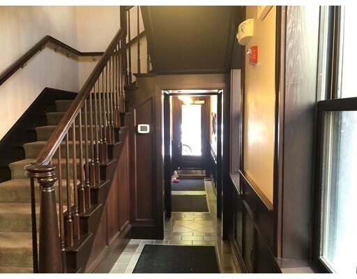 Building Photo - 39 Clarendon St