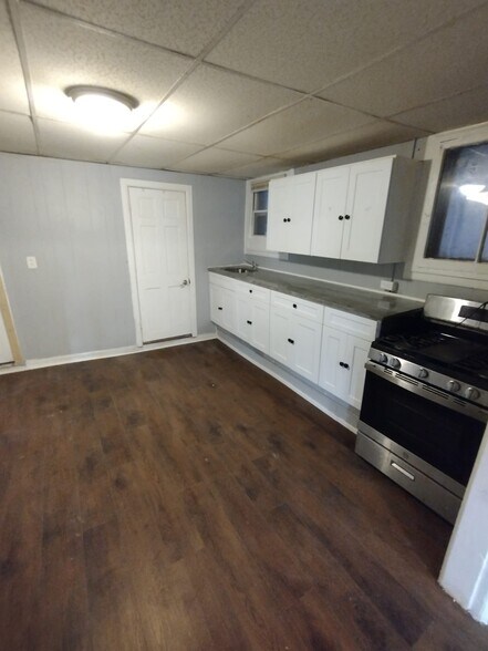 Building Photo - 3159 6th Ave