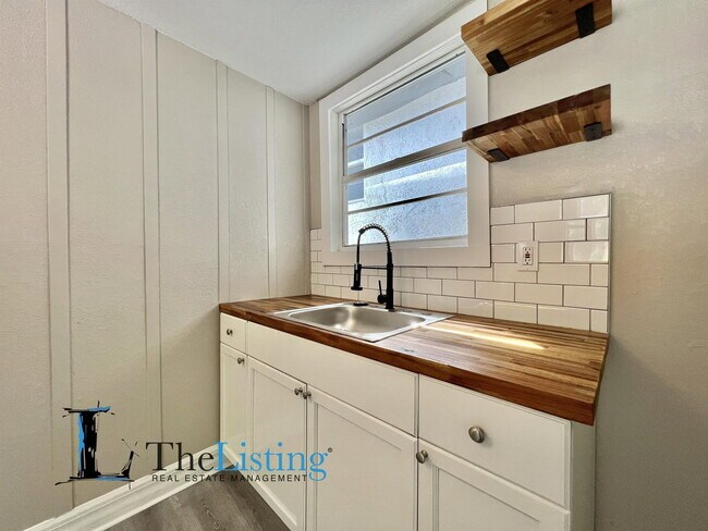 Building Photo - 3105 W Spruce St