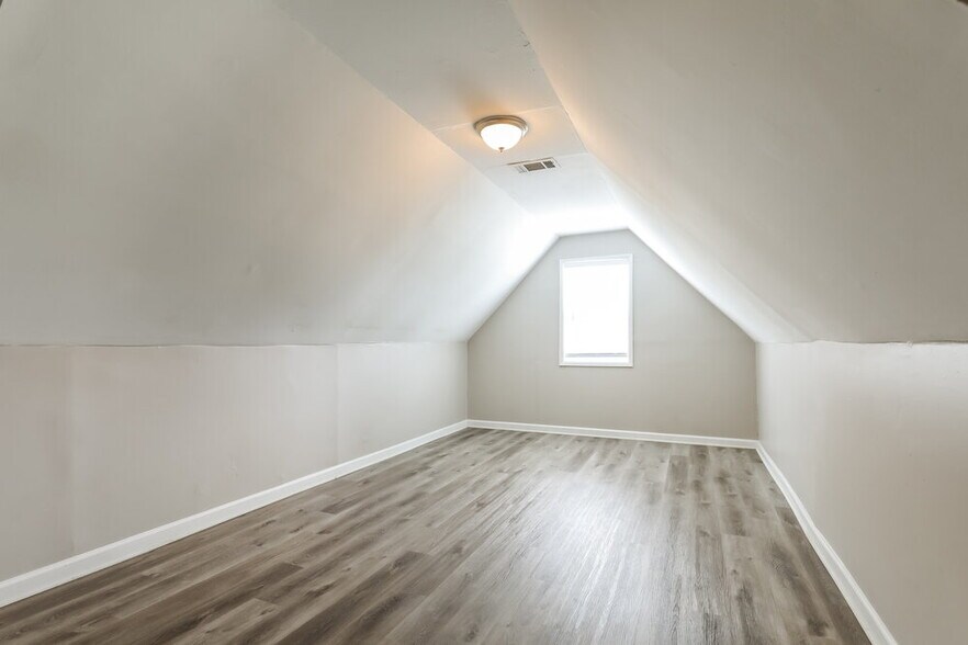 Building Photo - 846 Crabtree Ct