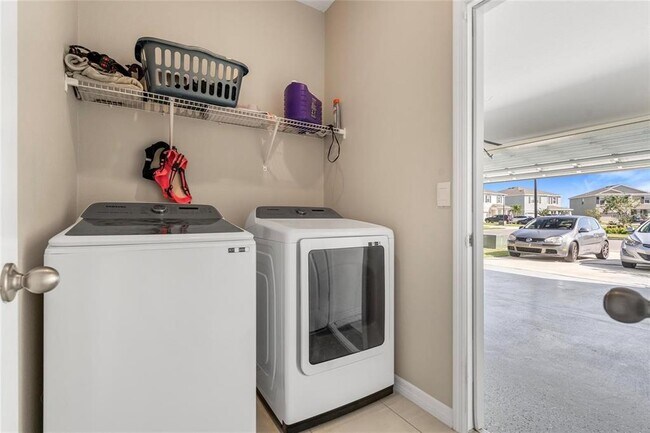 Building Photo - 3914 Lively Coral Pl