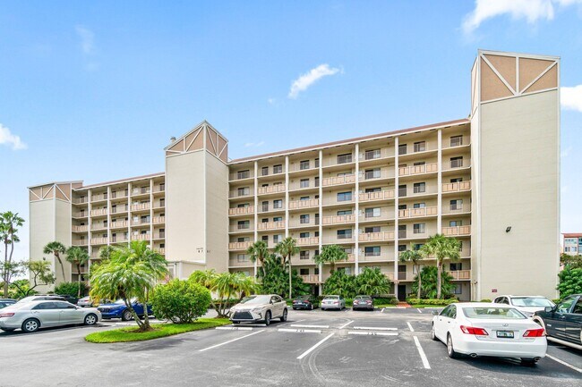Building Photo - 14475 Strathmore Ln