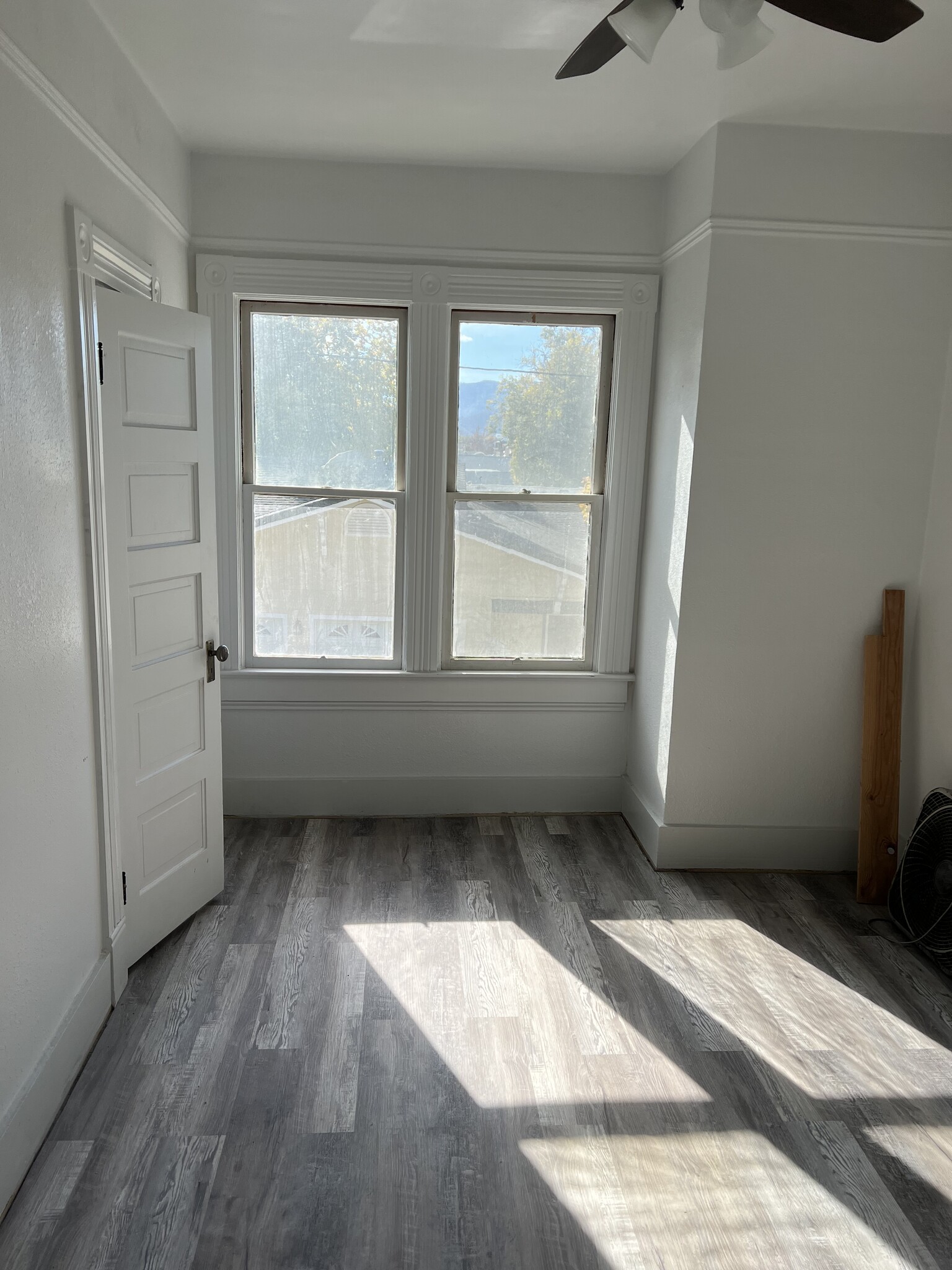 Bedroom - 404 N Main St