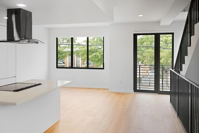 Primary Photo - 1376 SW 4th St