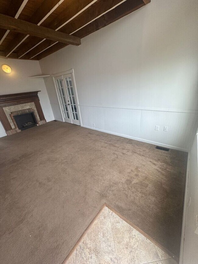 Building Photo - All-Inclusive 3BR For Rent!