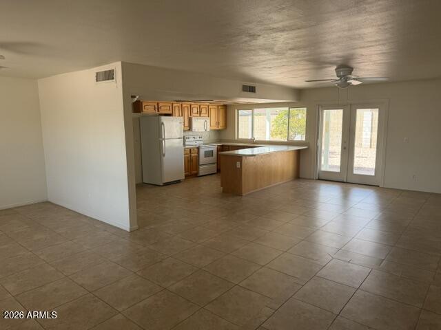 Building Photo - 5218 E Sheena Dr
