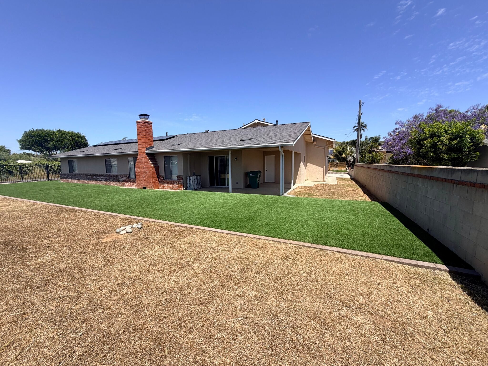 Building Photo - 1723 Ivy Rd