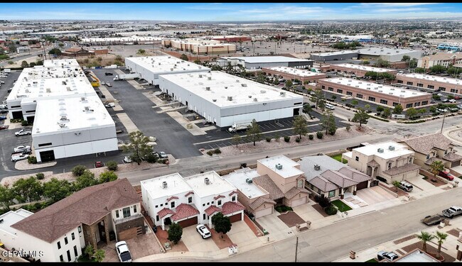 Building Photo - 11714 Dos Palmas Dr