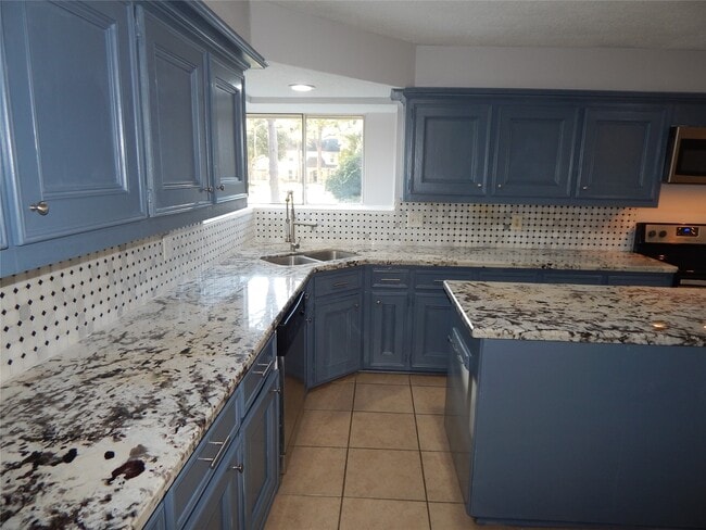 Building Photo - 22430 S Rebecca Burwell Ln