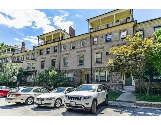 Building Photo - 11 Regent Cir