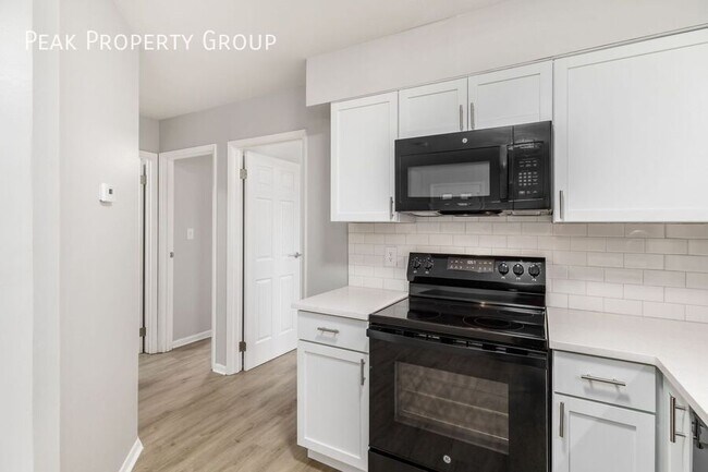 Building Photo - 639 Riverview Dr
