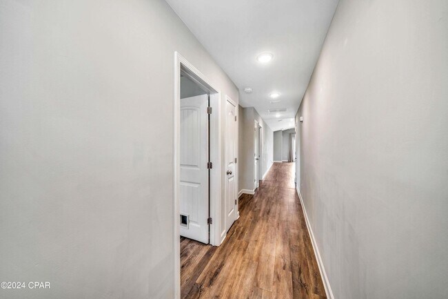 Building Photo - 205 Woodlawn Ct