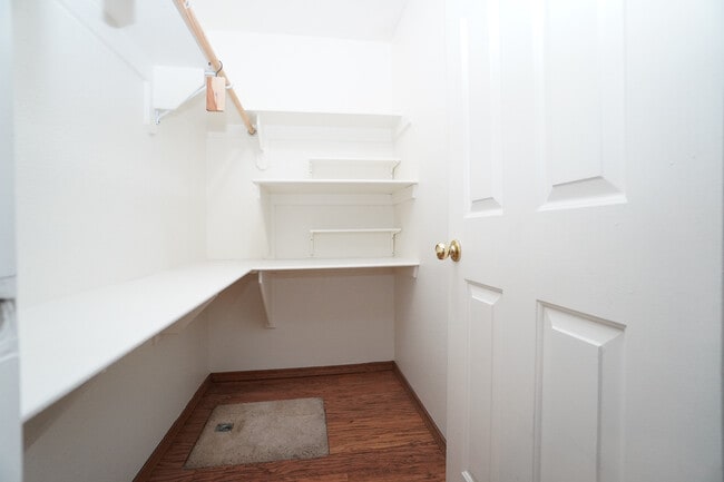 Building Photo - 2569 Camden Ln