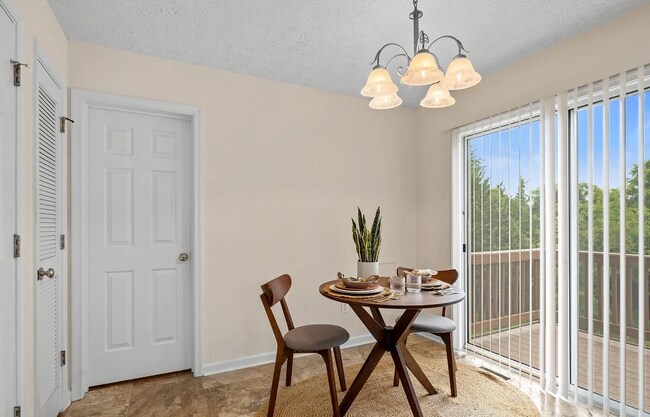 Building Photo - 1514/1516 Cassell Ln