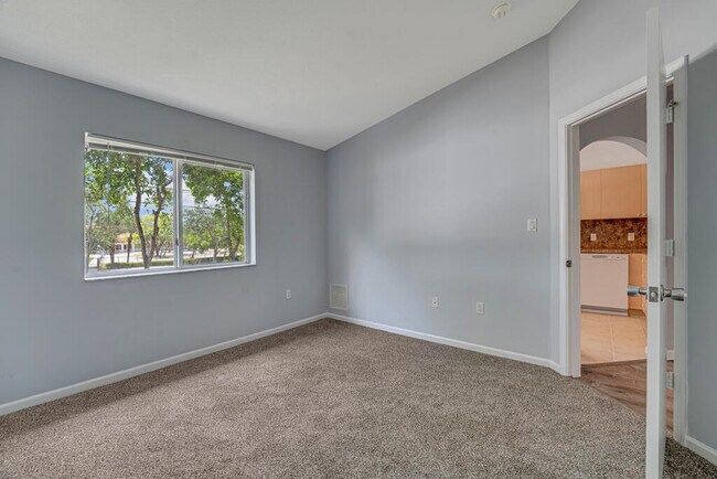Building Photo - 3810 N Jog Rd