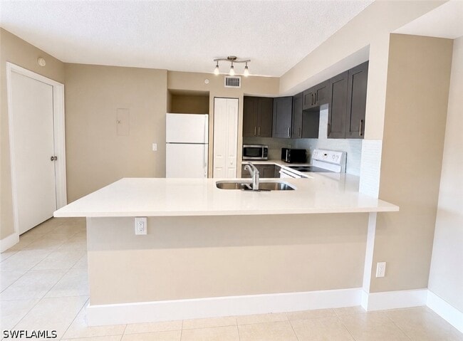 Building Photo - 1205 Wildwood Lakes Blvd