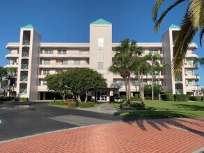 Building Photo - Condo - Coral Pointe At Harbourside with Water Views