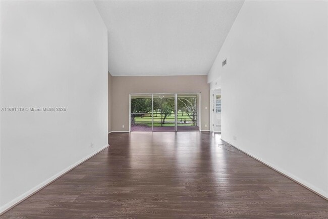 Building Photo - 8790 Holly Ct