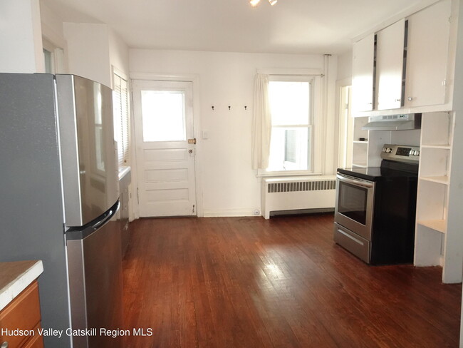 Building Photo - 349 State St