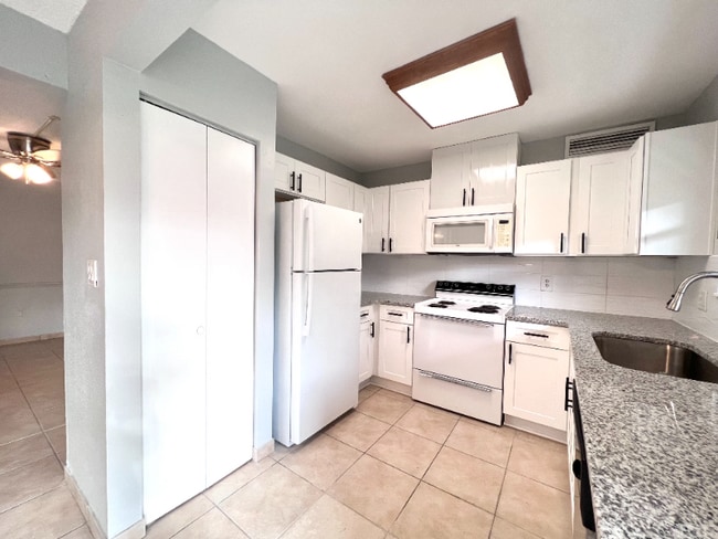 Building Photo - 2811 SW Archer Rd